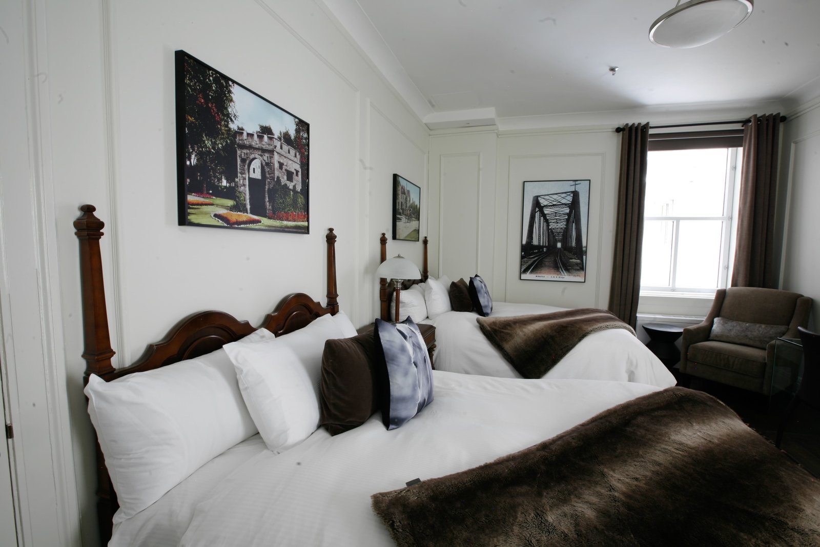 Double bedroom with vintage art interior design — Parishi Design Studio Toronto